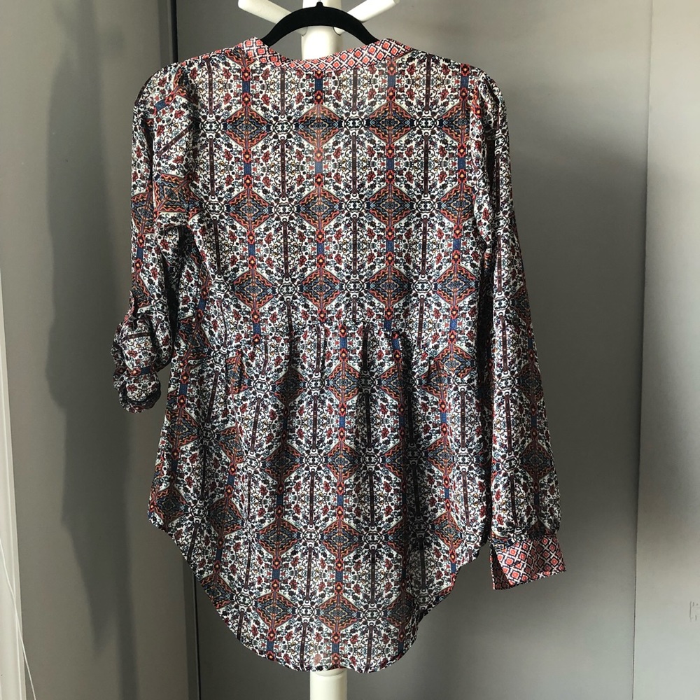 Patterned blouse! - Picture 2 of 3